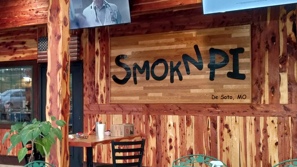 Cafe Smok N Pi Patio Sign
