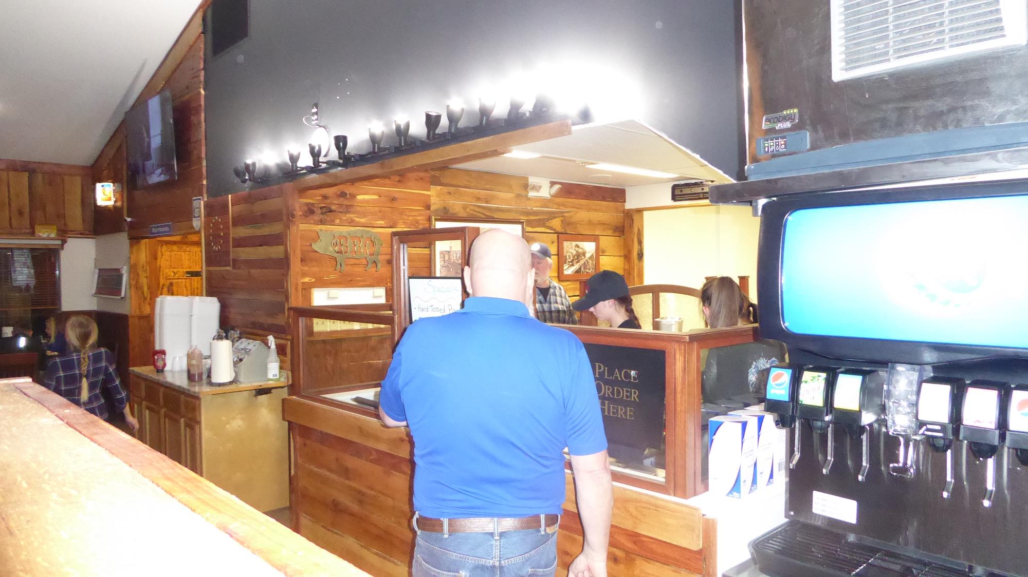 Cafe Smok N Pi order and serving counter – February 2020